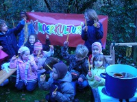 files/kinderkulturwelt/Archiv/KERZENZIEHEN 2010 039.JPG